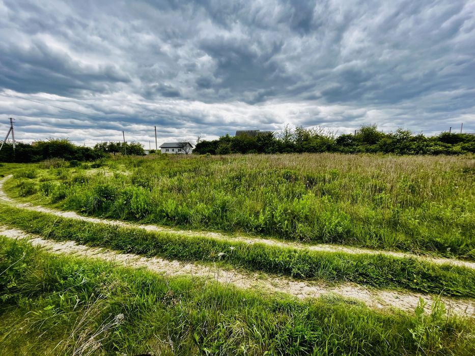 Продам земельну дялянку 10 соток під забудову  3км від зупинки ГРЛ