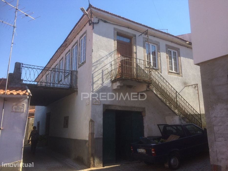Moradia t4 em  Cedovim – Vila Nova de Foz Côa