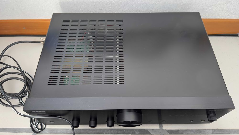 Onkyo leitor CD C 7030 e Onkyo amplificador A 9030 = a novos