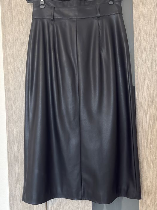 Спідниця H&M еко-шкіра, р. 38 (S-M) — 550 грн