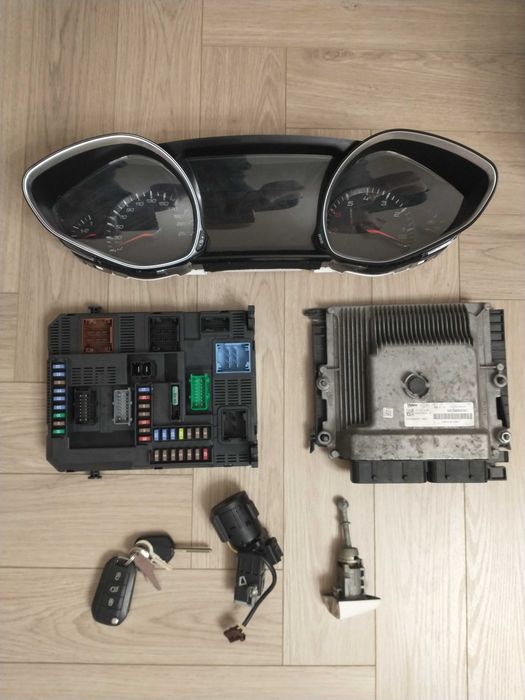 Zestaw startowy peugeot 308 t9 1.2 purtech, zegary, komputer