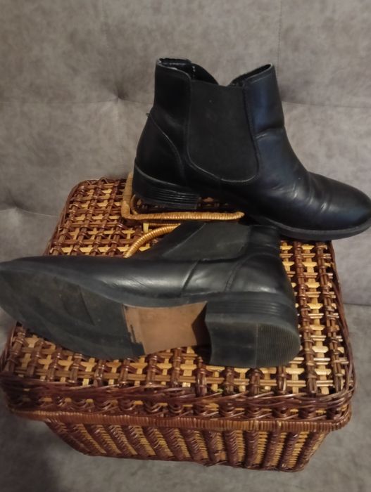 Buty 38 czarne botki