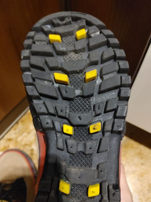 Buty sportowe caterpillar CAT beżowe 37