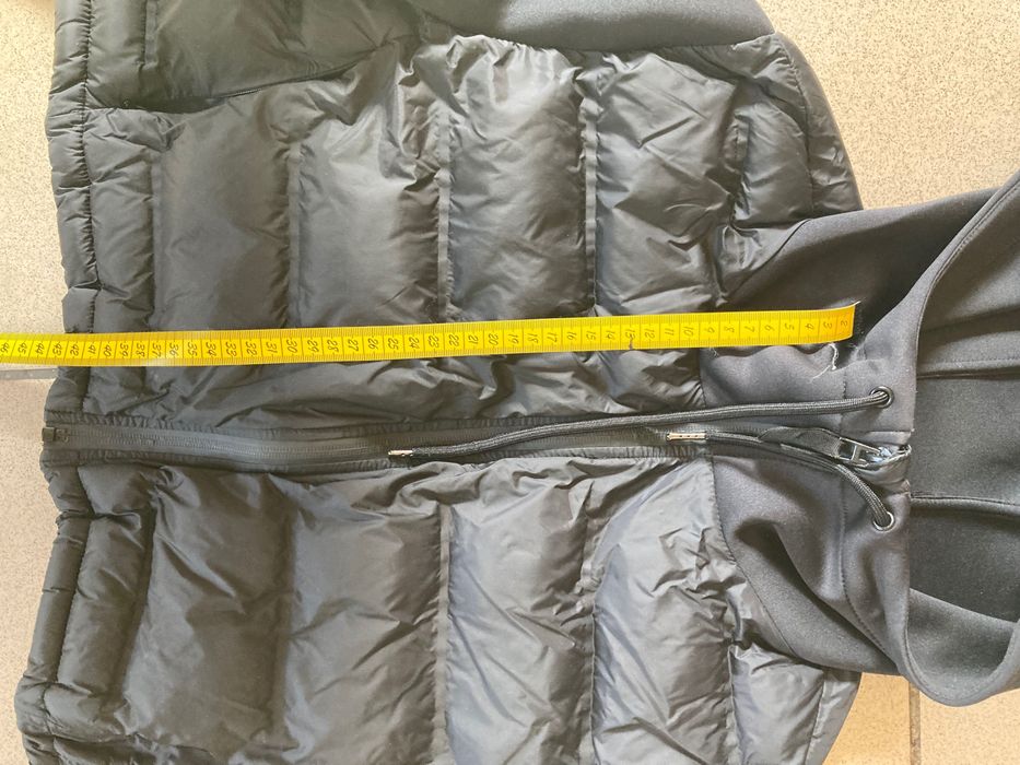 Zara р XS укороченная куртка-худи с пуховой (puffer) вставкой
