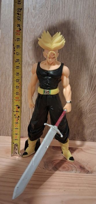 Figura do Trunks