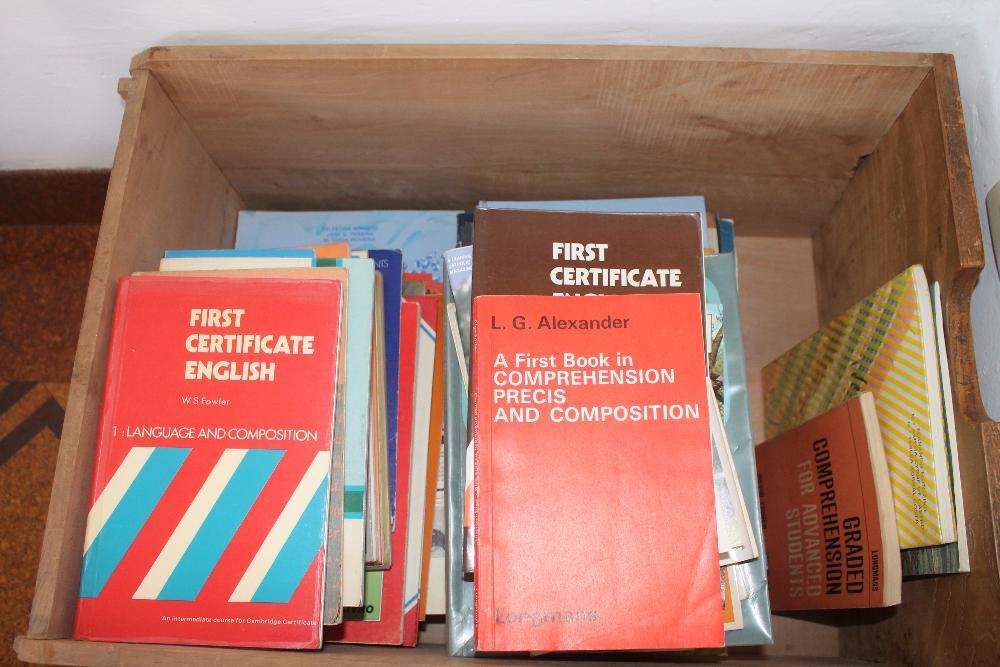 Livros Escolares e Atlas (antigos)