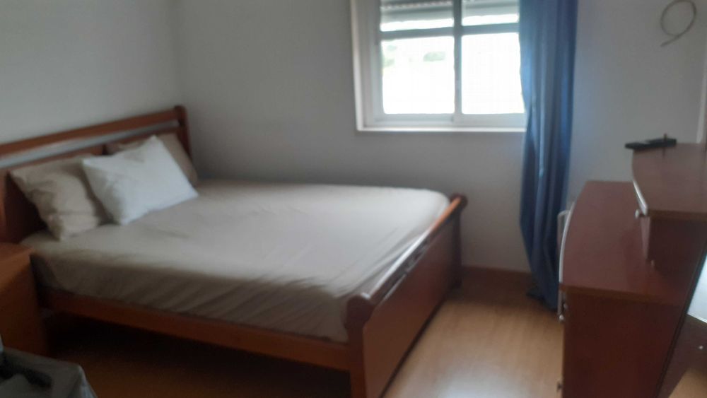 Arrenda-se quarto
