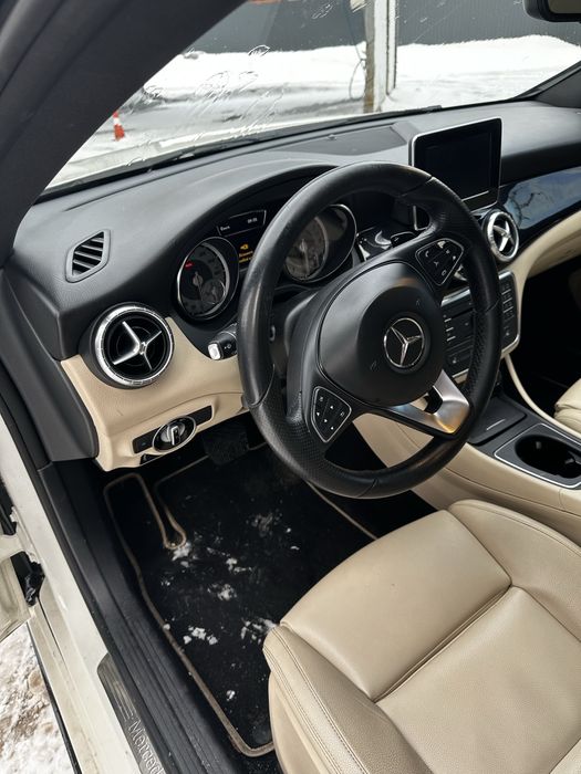 Продам любовь Mercedes CLA250