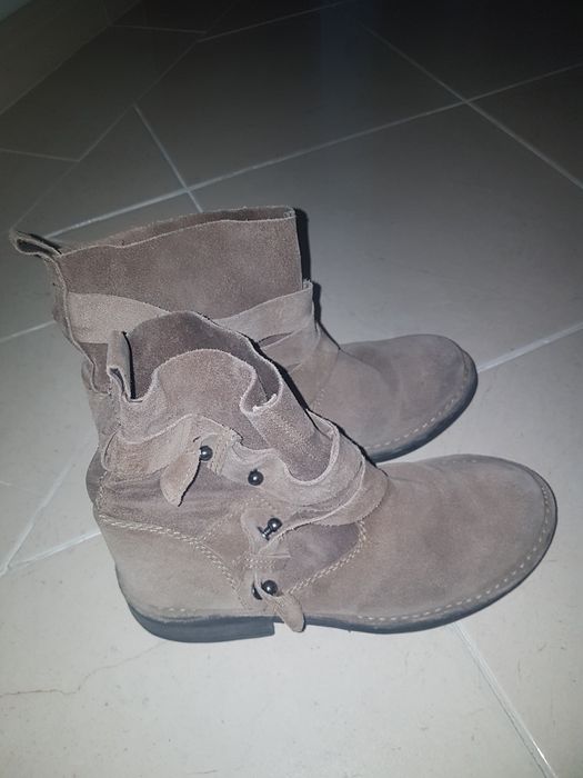 Botas em pele mango