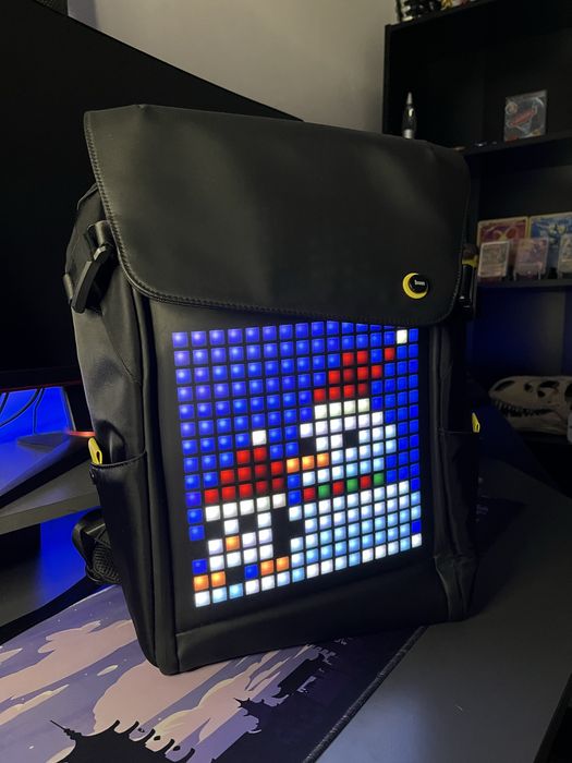 Mochila com ecrã inteligente costumizável - Divoom Backpack M