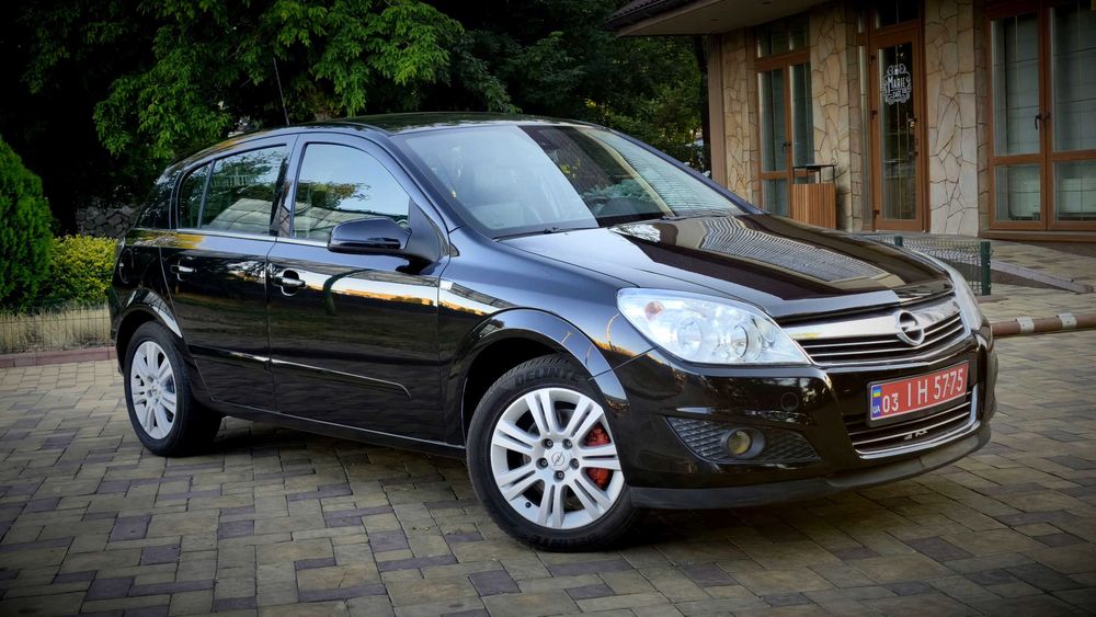 Opel Astra 2009р шкіра 1,6 бензин Без підкрасів Розмитнена Ідельний стан!