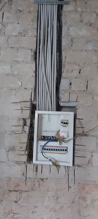 Послуги електрика.