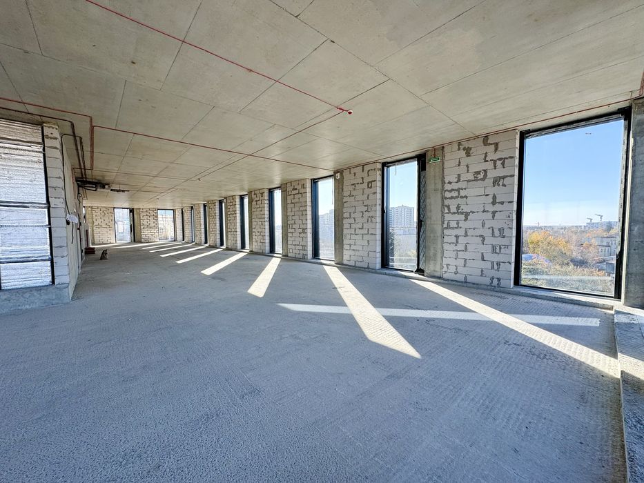 Офіси від 650 (м2) Біля Озера Преміум Рівня