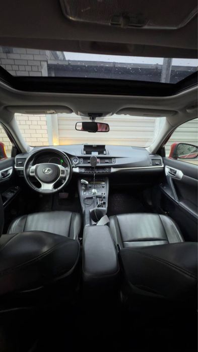 Lexus CT 2012 продам