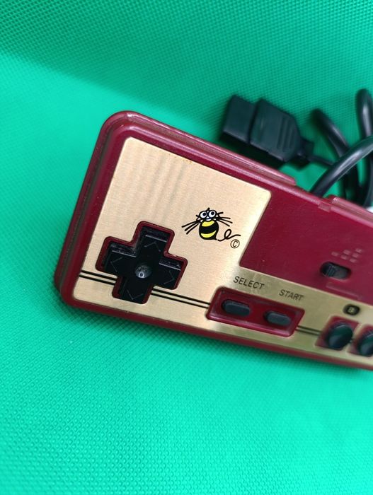 Pad Nintendo Famicom Hudson Soft HC62-4