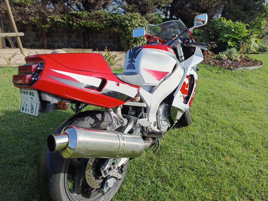 Moto Yamaha YZF 750 R 4HD – 32.253 km – Excelente estado