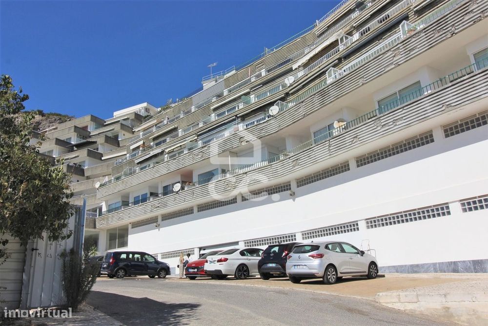 T2 Remodelado para Arrendar em Sesimbra