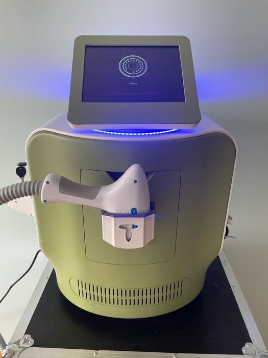 Laser tripla onda
