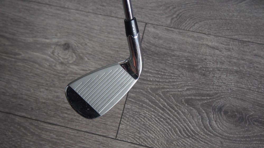 Kij golfowy iron 7 Wilson Staff Launch Pad 2 DEMO | KBS $-Taper Lite 100 | Stan Idealny!