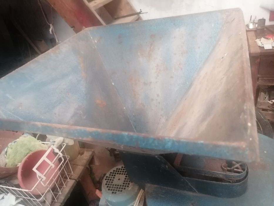 Vendo Moinho elétrico