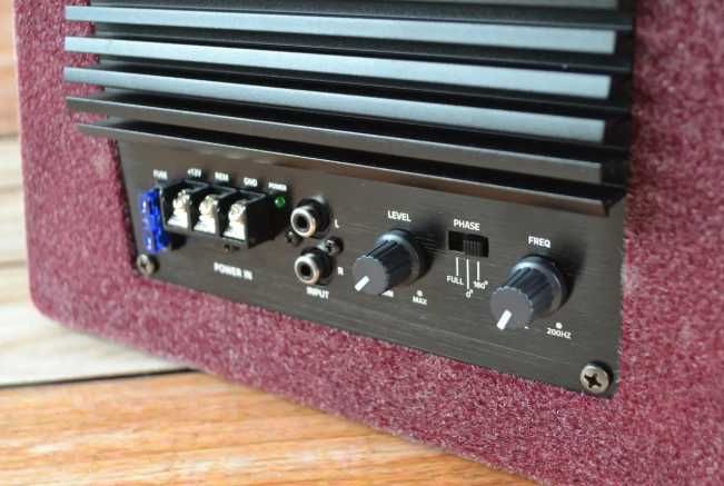 Автомобільний сабвуфер. Автомобільний сабвуфер. Корпусный самбуфер Саб