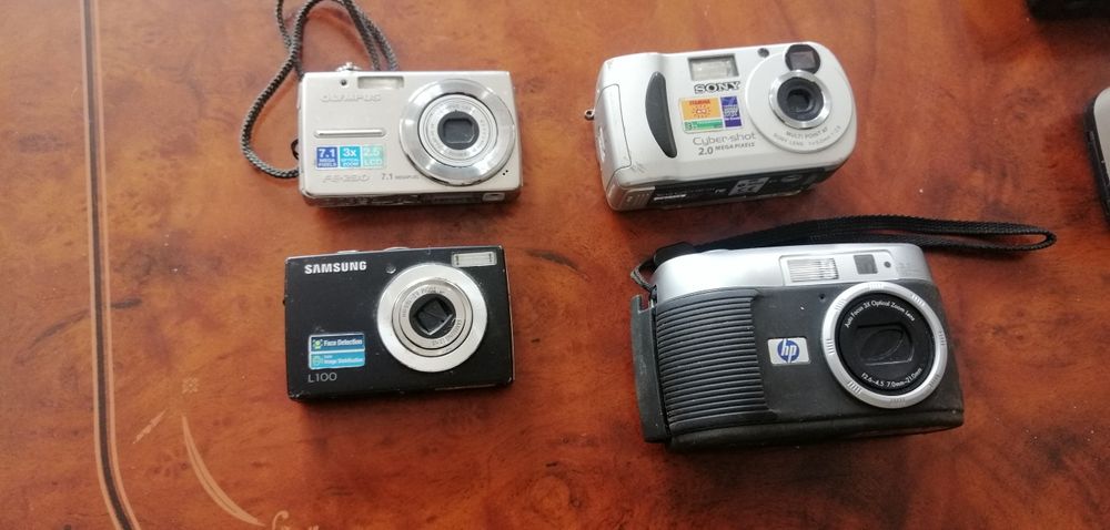 Cameras64752385164033122