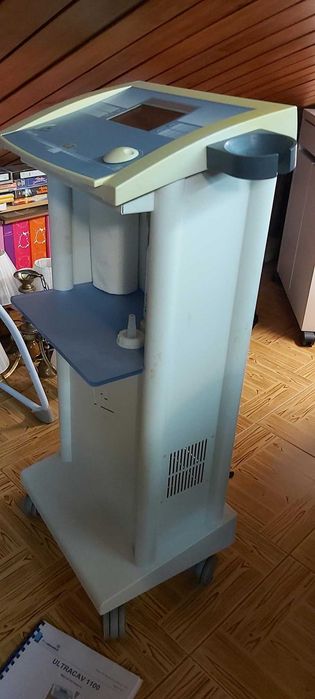 Máquina para tratamento médico-estético