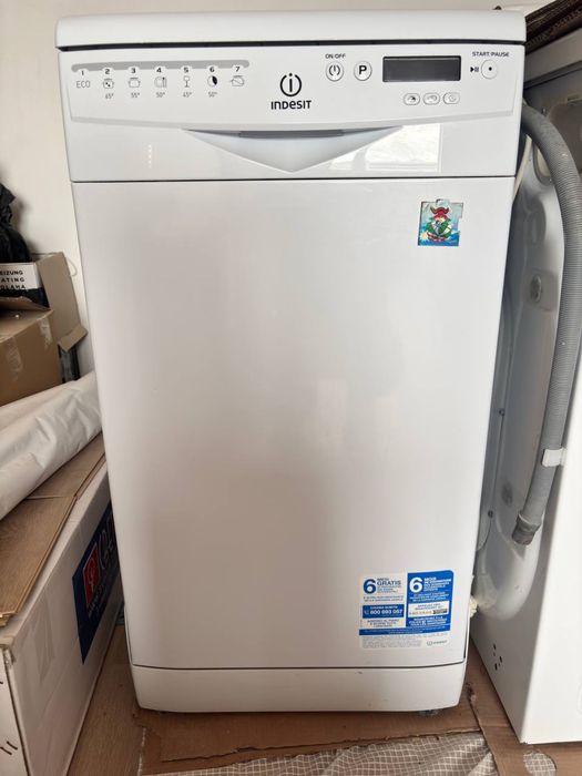 Посудомийна машина Indesit DSR 57M19 A 45см