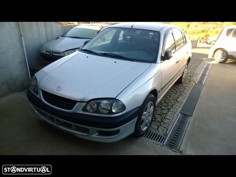 Toyota Avensis 2.0 TD 98 para peças