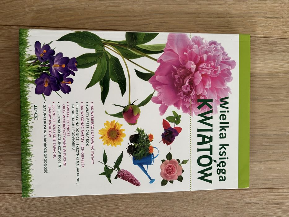 Wielka księga kwiatów - praca zbiorowa