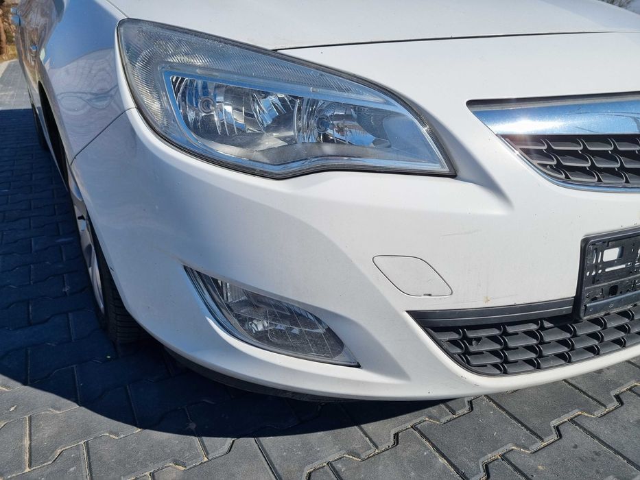 Opel Astra J Kombi Przód Kompletny Z40R Europa
