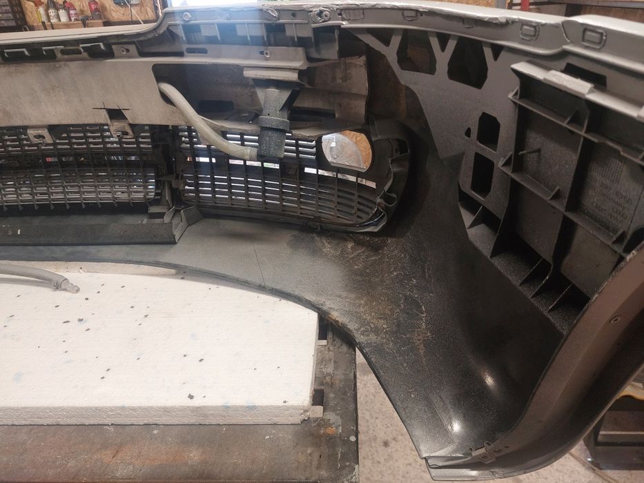 Zderzak Audi S4 B5 A4 Kompletny Nie połamany