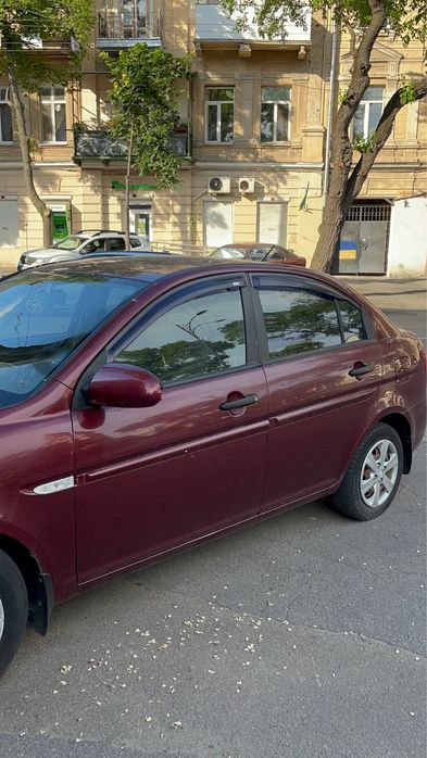 Продам Hyundai Accent 1.4 бензин, автомат.
