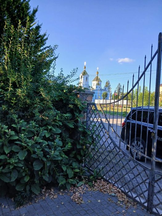 )( Продаж два окремі будинки