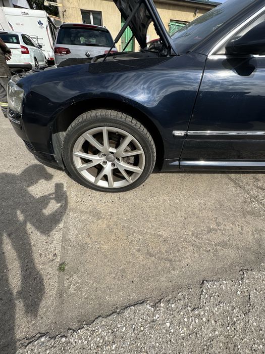 Błotnik Audi A8D3 LZ5D Audi A8 D3 lewy przód