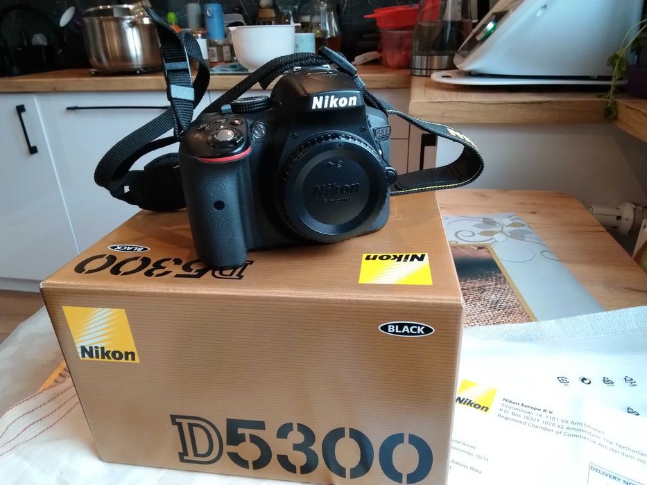Sprzedam Lustrzankę cyfrową Nikon 5300 (Body)