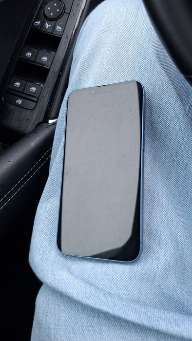 iPhone 13 – Como Novo | Bateria 100%