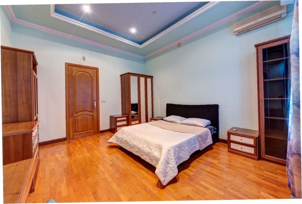 Посуточно 3к квартира в центре на улице Большая Васильковская 46