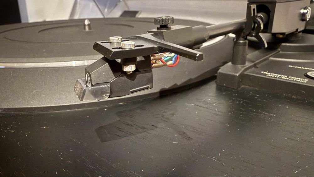 Gramofon Denon DP-37