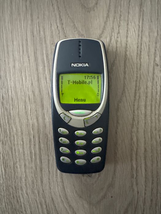 Nokia 3310 z ładowarką