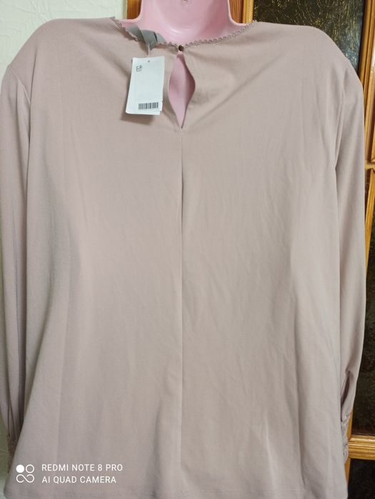 Гарненька ,нова блуза (кофточка) розм.54-56