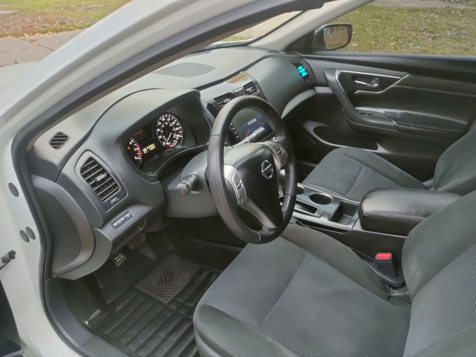 Продам Nissan ALTIMA 2016р.2.5 бензин