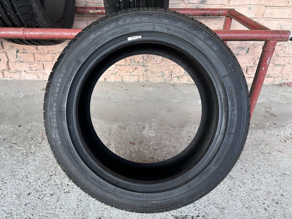 Пара Літніх шин 245/45R17 Good Year