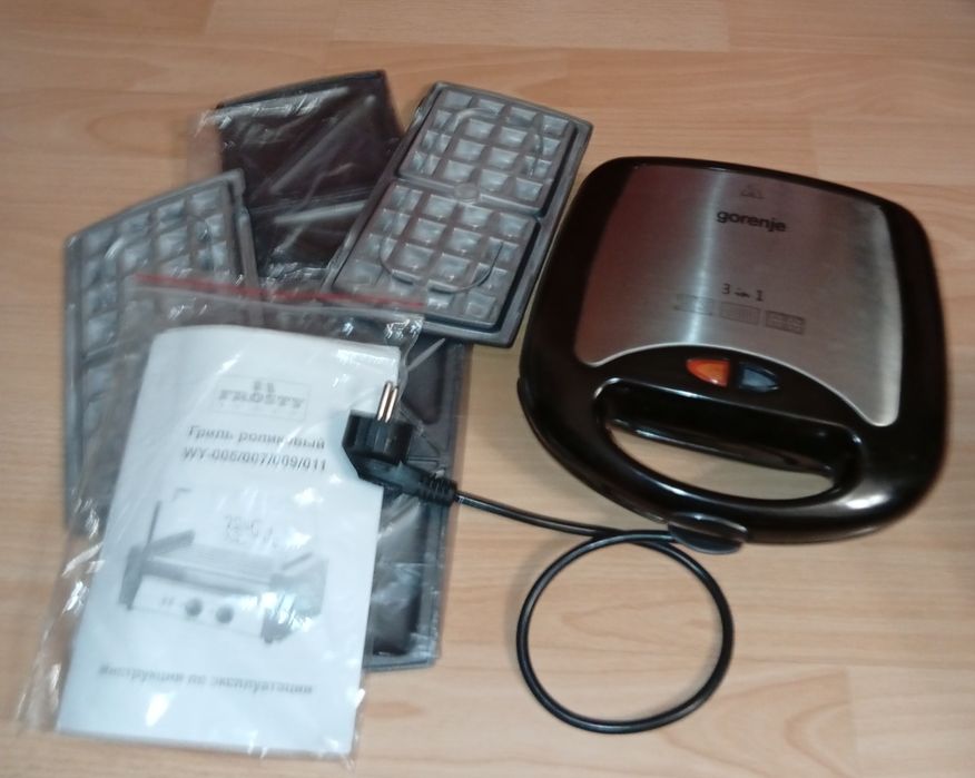 Сендвичница Бутербродница Gorenje SM 703 BK  700W