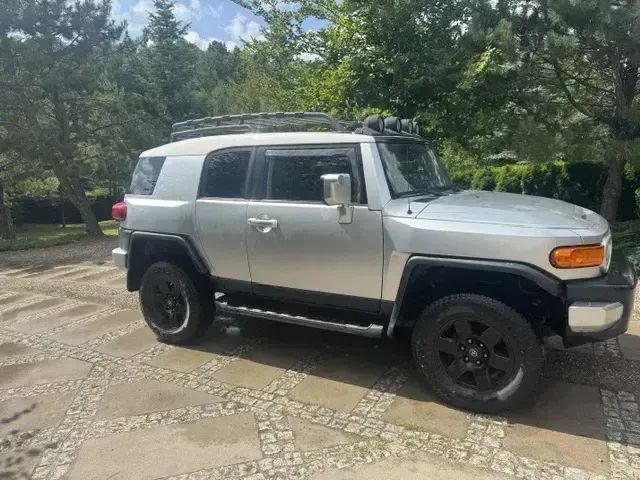 Toyota FJ Toyota FJ Cruiser 4.0 V6 + LPG | Zdrowa rama | Legendarny klasyk