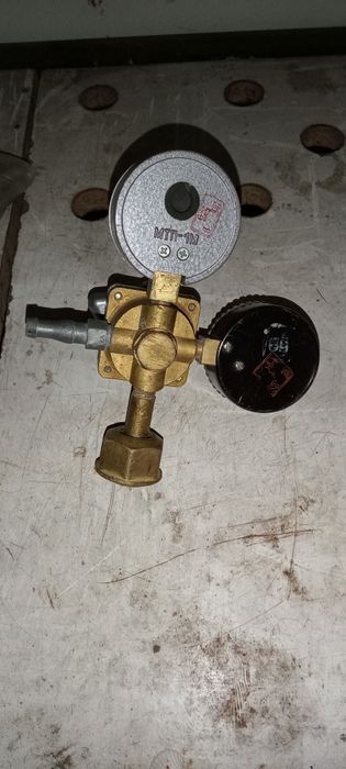 Редуктор,балон  новый советский.