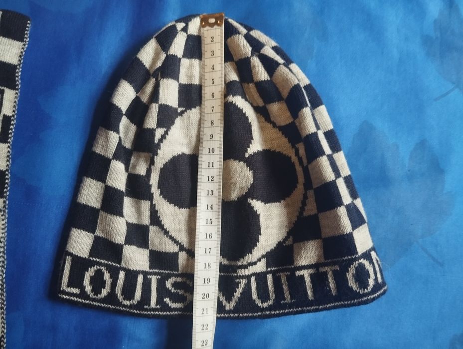 Шапка+ шарф LOUIS VUITTON.