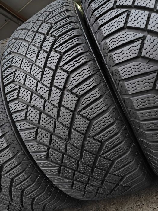 R18 235 55 шини зимові Continental VikingContact 7 преміум клас