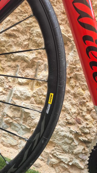 Wilier GTR Team Disc Carbono – Excelente Estado + Bryton S810