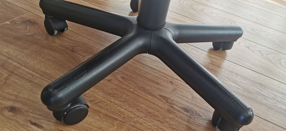 Krzesło obrotowe do biurka niebieskie